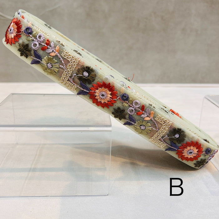 【50cm単位】 刺繍リボン 大空に 憧れて 太陽のように キラキラ輝く花々 チュール 幅約2.6cm 240201002