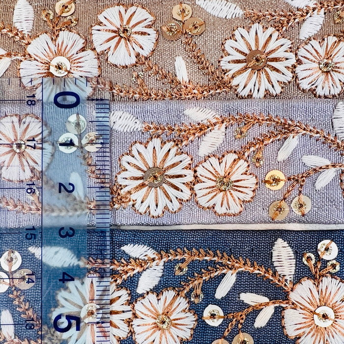 【50cm単位】 刺繍リボン 細幅 満開の 白い花 春の野に 咲く 美しい花々布地 幅約2.9cm 240201003