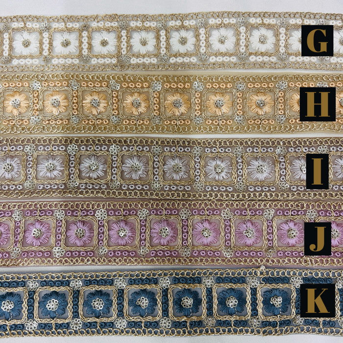 【50cm単位】 刺繍リボン 豪華絢爛 金糸と白糸で 紡ぐ 王宮の 花の 紋様 チュール・布地 幅約4.4cm 240220003