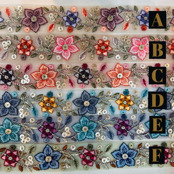 【50cm単位】 刺繍リボン 細幅 心ときめく花 咲き誇る 色とりどりの花 チュール 幅約2.8cm 240308002
