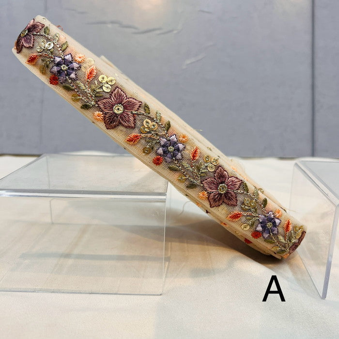【50cm単位】 刺繍リボン 細幅 心ときめく花 咲き誇る 色とりどりの花 チュール 幅約2.8cm 240308002