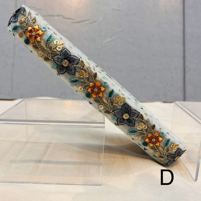 【50cm単位】 刺繍リボン 細幅 心ときめく花 咲き誇る 色とりどりの花 チュール 幅約2.8cm 240308002