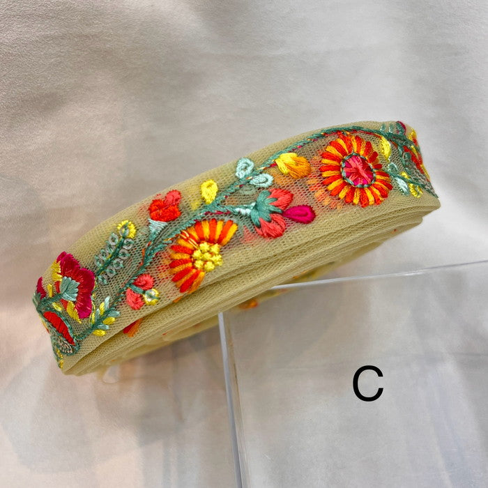 【50cm単位】 刺繍リボン 細幅 カラフル ポップ 心躍る可愛さ 絵本の中の 空想の花々 チュール 幅約3.1cm 240322001