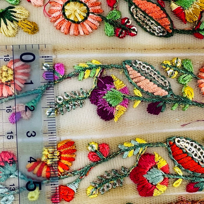 【50cm単位】 刺繍リボン 細幅 カラフル ポップ 心躍る可愛さ 絵本の中の 空想の花々 チュール 幅約3.1cm 240322001