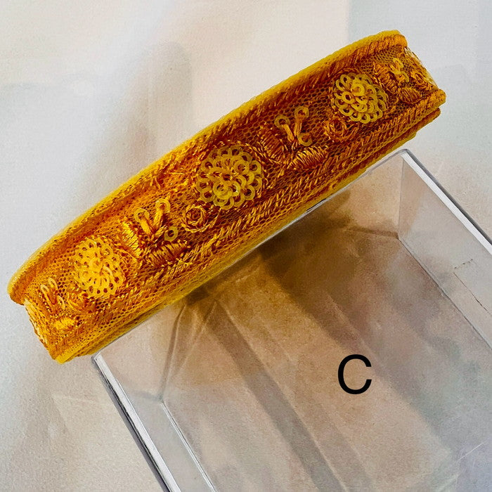 【50cm単位】 刺繍リボン 細幅 スパンコール 同系色で紡ぐ シンプル花柄 ① チュール 幅2cm 240322002
