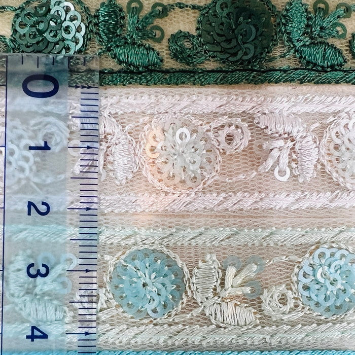 【50cm単位】 刺繍リボン 細幅 スパンコール 同系色で紡ぐ シンプル花柄 ② チュール 幅2cm 240322003
