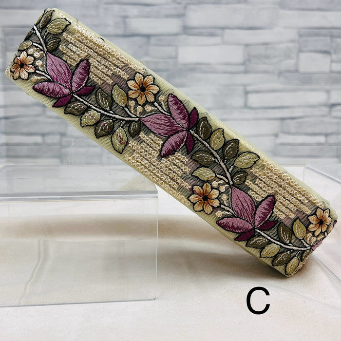 【50cm単位】 刺繍リボン カラフルで 美しい 雨上がりの雫に 煌めく花 チュール 幅約5.1cm 240408001