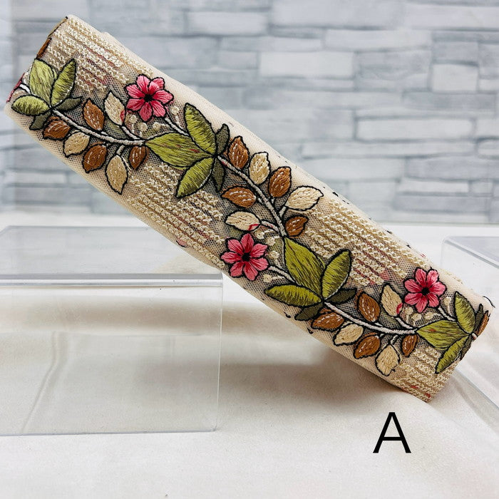 【50cm単位】 刺繍リボン カラフルで 美しい 雨上がりの雫に 煌めく花 チュール 幅約5.1cm 240408001