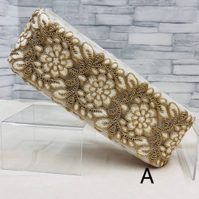 【50cm単位】 刺繍リボン 太幅 ノンスパンコール 金の糸で 華やぐ 私はここで 咲く 美しい 大輪の花 チュール 幅約7.6cm 240408003