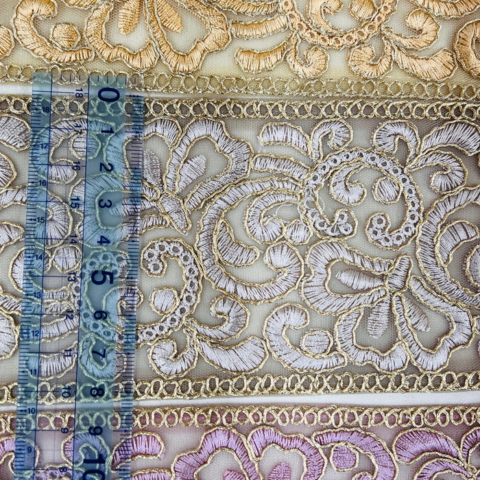 【50cm単位】 刺繍リボン 太幅 ノンスパンコール 金の糸で 華やぐ 流れるような デザインの花模様 チュール 幅約8.2cm 240408004