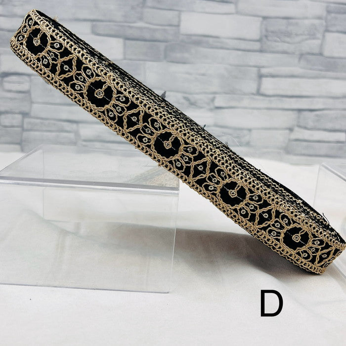 【50cm単位】 刺繍リボン 細幅 金の糸で 華やぐ マーガレットの ラビリンス チュール 幅約2.5cm 240408012