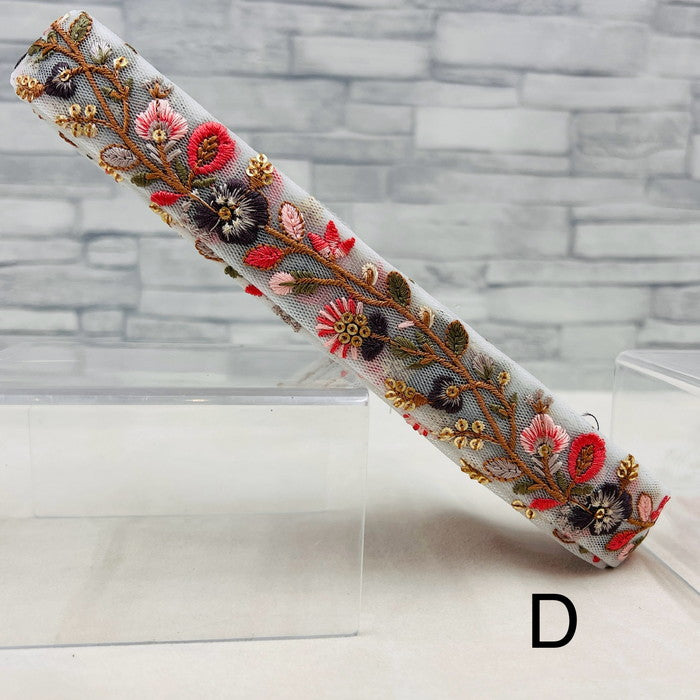 【50cm単位】 刺繍リボン 細幅 カラフル糸で 紡ぐ 野山に 咲き揃う アザミの花々 チュール 幅約3.1cm 240415001
