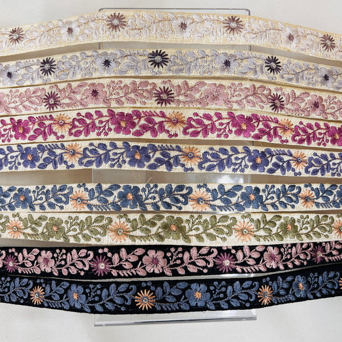 【50cm単位】 刺繍リボン 超細幅 &布地 自然の贈り物 小花の ネックレス 布地 幅1.9cm 240415003