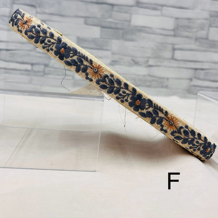 【50cm単位】 刺繍リボン 超細幅 &布地 自然の贈り物 小花の ネックレス 布地 幅1.9cm 240415003