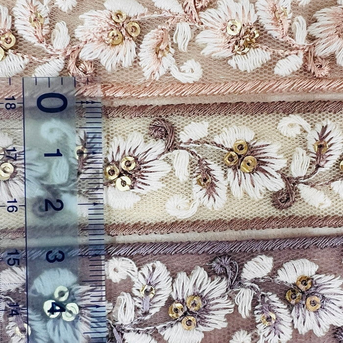【50cm単位】 刺繍リボン 細幅 同色ステッチ 風に揺れる 頷く白い花 チュール 幅約2.6cm 240415004
