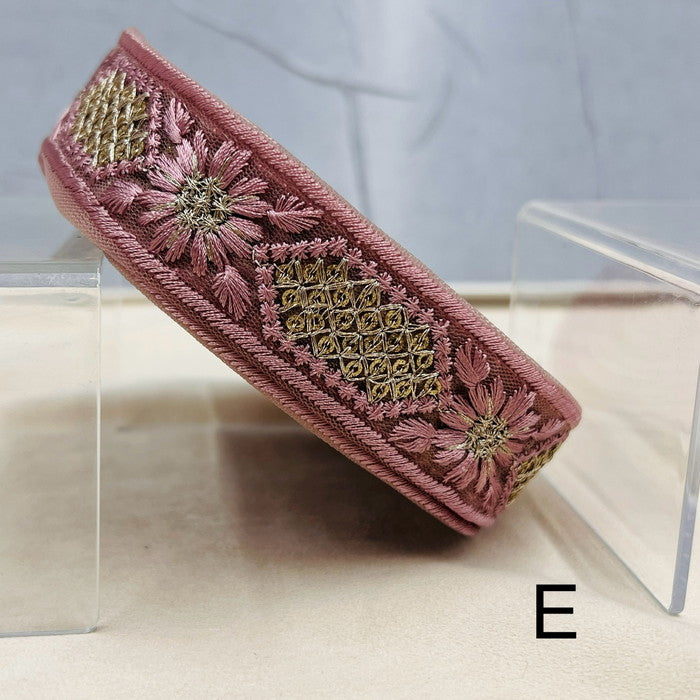 【50cm単位】 刺繍リボン 細幅 美しい 同系色 デイジーと 宝石の フラワーボックス チュール 幅約2.8cm 240430003