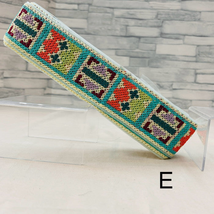 【50cm単位】 刺繍リボン 何が隠れている? 飛び出した ゲームキャラクター チュール 幅約5.4cm 240511002