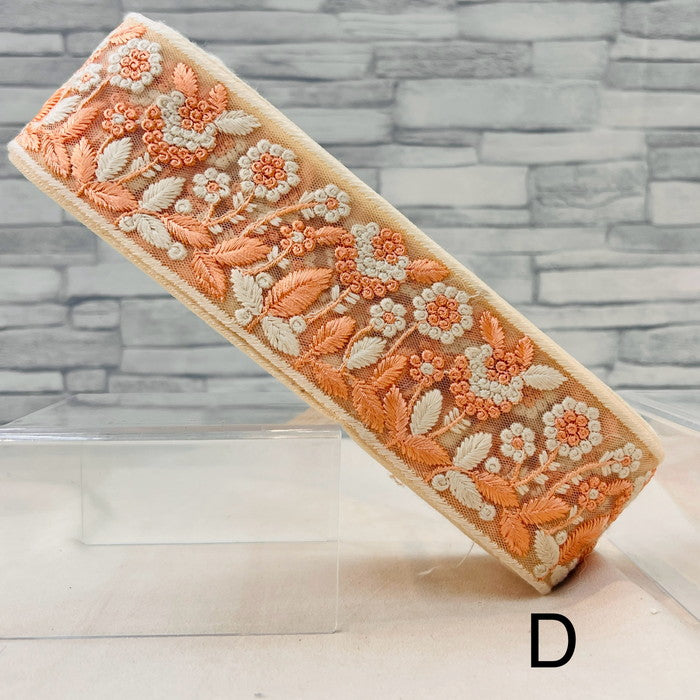 【50cm単位】 刺繍リボン ノンスパンコール リボンに咲いた 白い花の 楽園 チュール 幅約6.1cm 240520006