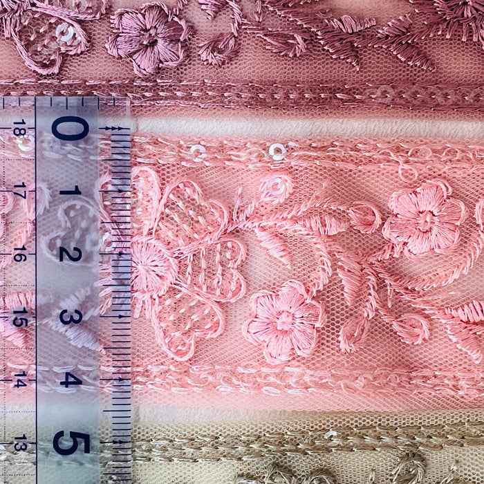 【50cm単位】 刺繍リボン キラキラ煌めく まるで朝露に 濡れて 輝く花のようチュール 幅約4.4cm 240520011