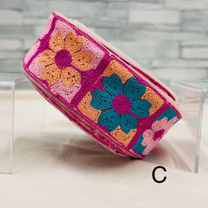 刺繍リボン-【50cm単位】 刺繍リボン 昭和レトロ どこか 懐かしい ほんわか花柄 チュール 幅約4.9cm 240527002-心が躍る刺繍リボン屋 by船場マップ