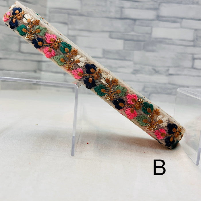 【50cm単位】 刺繍リボン 細幅 彩りを楽しもう 3枚花弁の 小花 可愛い 首飾り チュール 幅約2.4cm 240620001