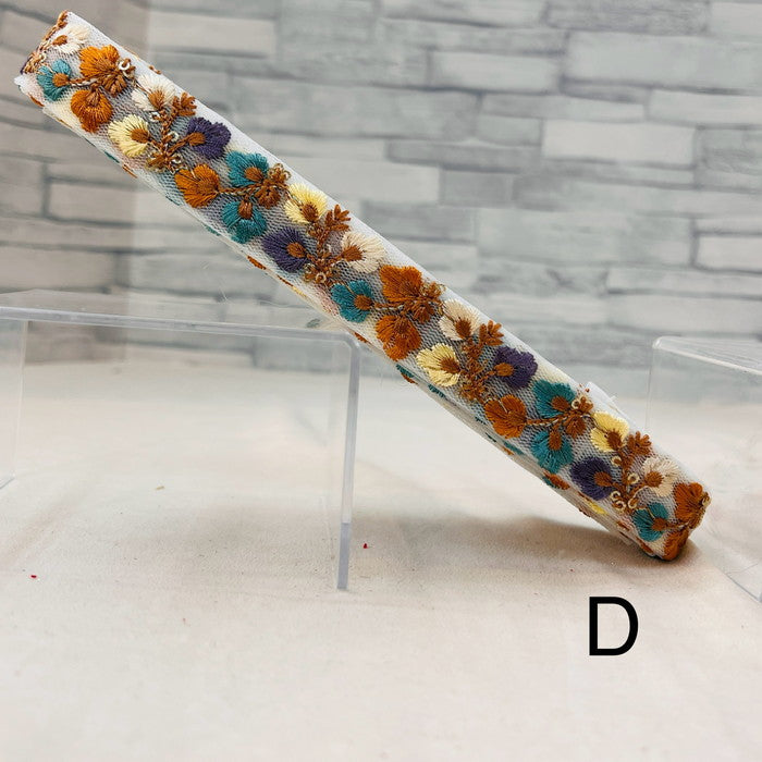 【50cm単位】 刺繍リボン 細幅 彩りを楽しもう 3枚花弁の 小花 可愛い 首飾り チュール 幅約2.4cm 240620001