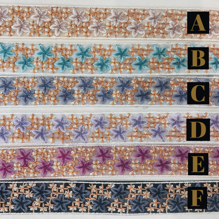 【50cm単位】 刺繍リボン キラキラ輝く 天の川に浮かぶ お星様のような 花 チュール 幅約3.7cm 240620002