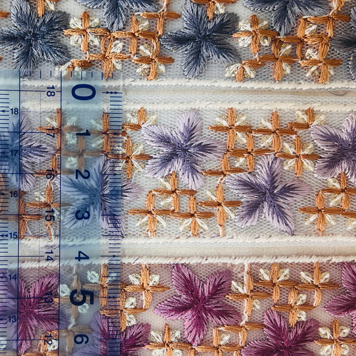 【50cm単位】 刺繍リボン キラキラ輝く 天の川に浮かぶ お星様のような 花 チュール 幅約3.7cm 240620002