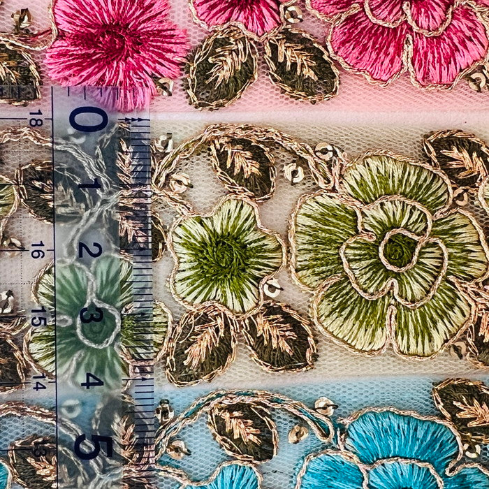 【50cm単位】 刺繍リボン 金の糸がキラリ ビビットなカラーに ドキッ 華麗なる薔薇 チュール 幅約4.2cm 240808003