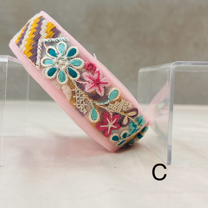 【50cm単位】 刺繍リボン 細幅 色彩豊かな カラー 幾何学模様と お花の コラボ チュール 幅約3.1cm 240808005