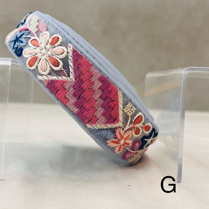 【50cm単位】 刺繍リボン 細幅 色彩豊かな カラー 幾何学模様と お花の コラボ チュール 幅約3.1cm 240808005