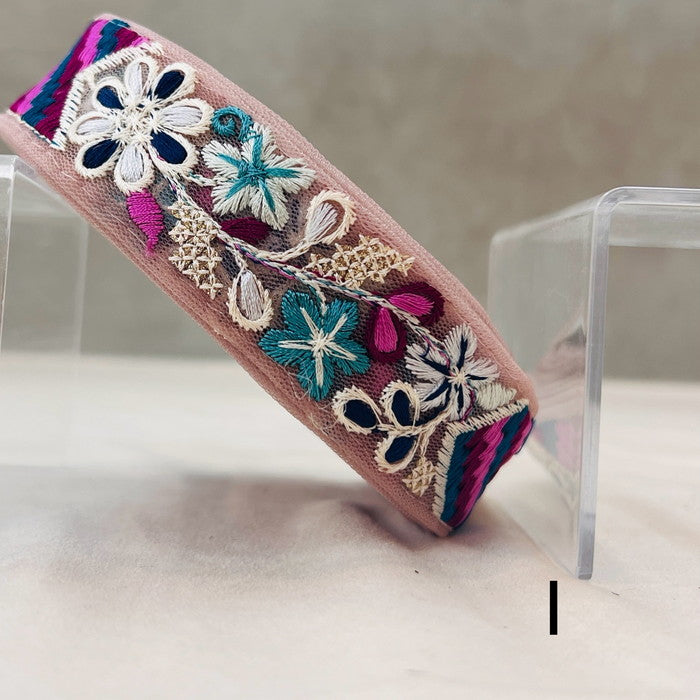 【50cm単位】 刺繍リボン 細幅 色彩豊かな カラー 幾何学模様と お花の コラボ チュール 幅約3.1cm 240808005