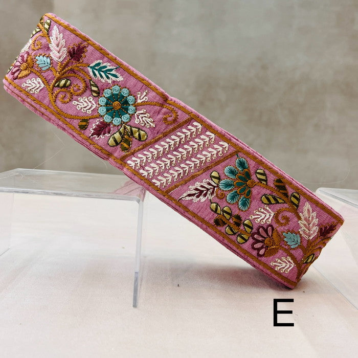 【50cm単位】 刺繍リボン カラフルデザイン 流れる蔦 異国に咲く花々 布地 幅約5.5cm 240904003