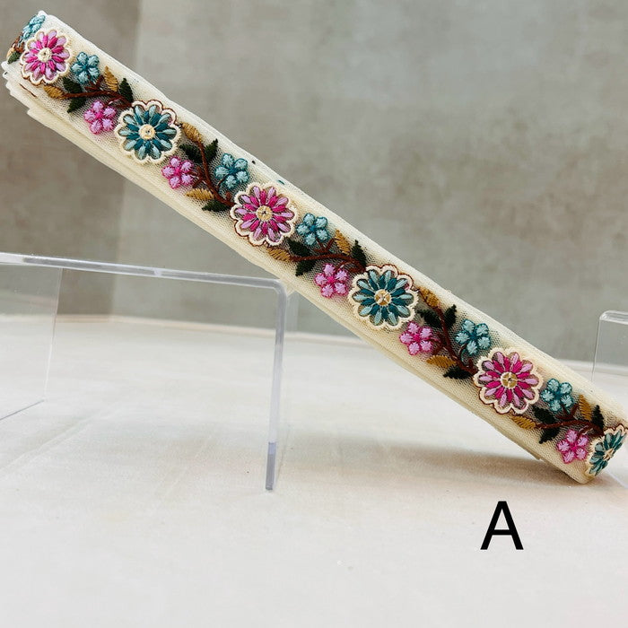 【50cm単位】 刺繍リボン 細幅 ドロップスカラー 蔦に寄り添う 秋色の花たち チュール 幅約2.7cm 240904005
