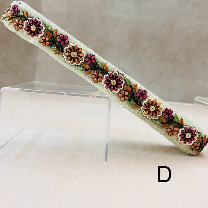【50cm単位】 刺繍リボン 細幅 ドロップスカラー 蔦に寄り添う 秋色の花たち チュール 幅約2.7cm 240904005