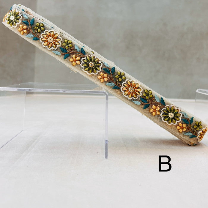 【50cm単位】 刺繍リボン 細幅 ドロップスカラー 蔦に寄り添う 秋色の花たち チュール 幅約2.7cm 240904005