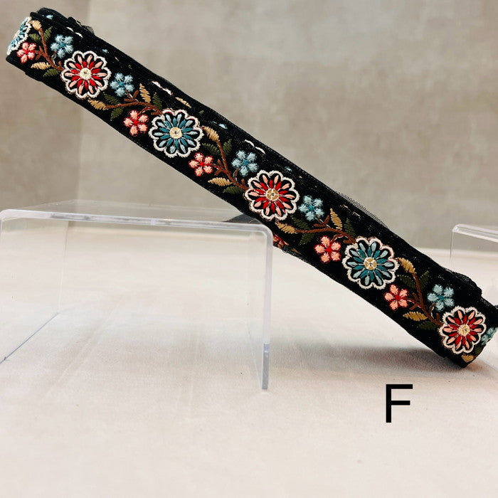 【50cm単位】 刺繍リボン 細幅 ドロップスカラー 蔦に寄り添う 秋色の花たち チュール 幅約2.7cm 240904005