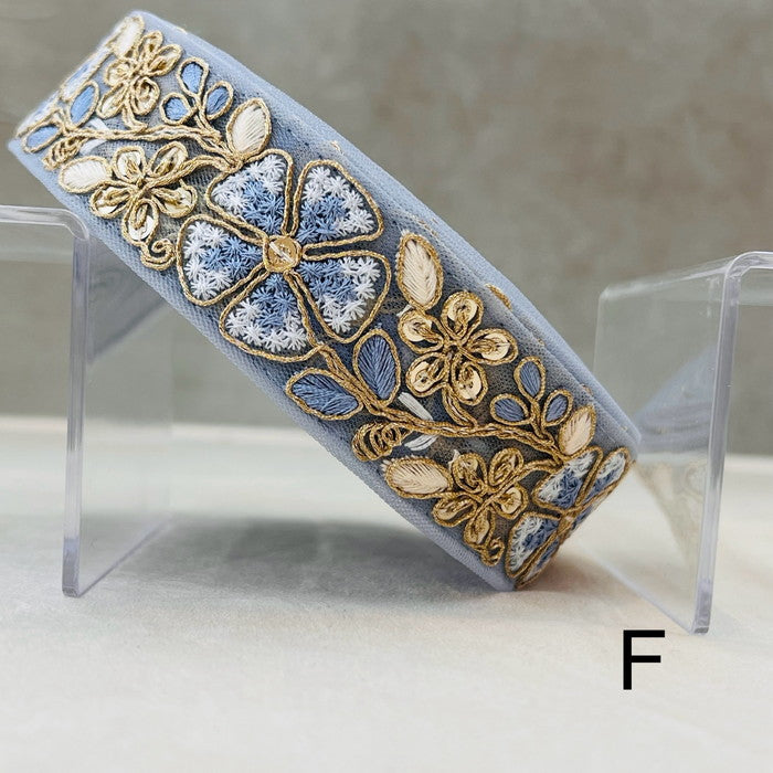 【50cm単位】 刺繍リボン 同系色で 華やか ゴールドの花と ニリンソウ チュール 幅約3.7cm 240912002