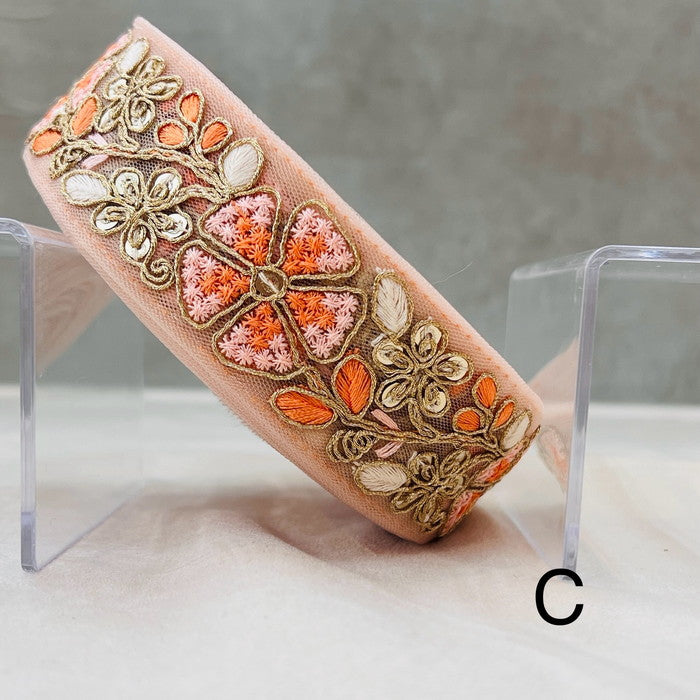 【50cm単位】 刺繍リボン 同系色で 華やか ゴールドの花と ニリンソウ チュール 幅約3.7cm 240912002