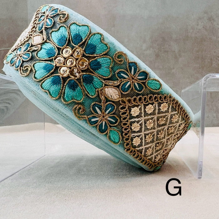 【50cm単位】 刺繍リボン 華やぐデザイン 心奪われる 石楠花 小花のダンス チュール 幅約4.5cm 240912003