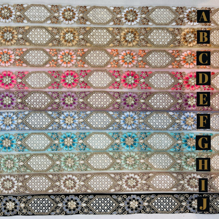 【50cm単位】 刺繍リボン 華やぐデザイン 心奪われる 石楠花 小花のダンス チュール 幅約4.5cm 240912003