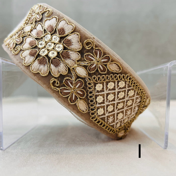 【50cm単位】 刺繍リボン 華やぐデザイン 心奪われる 石楠花 小花のダンス チュール 幅約4.5cm 240912003