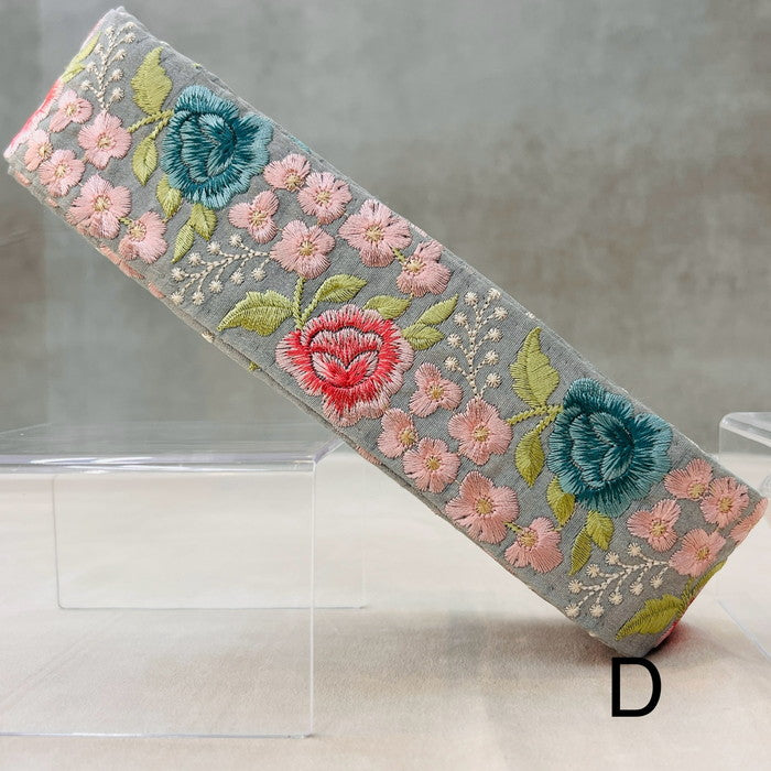 【50cm単位】 刺繍リボン 淡い恋の 物語 美しさに 一目惚れ 咲き誇る薔薇 布地 幅約5.1cm 240913002