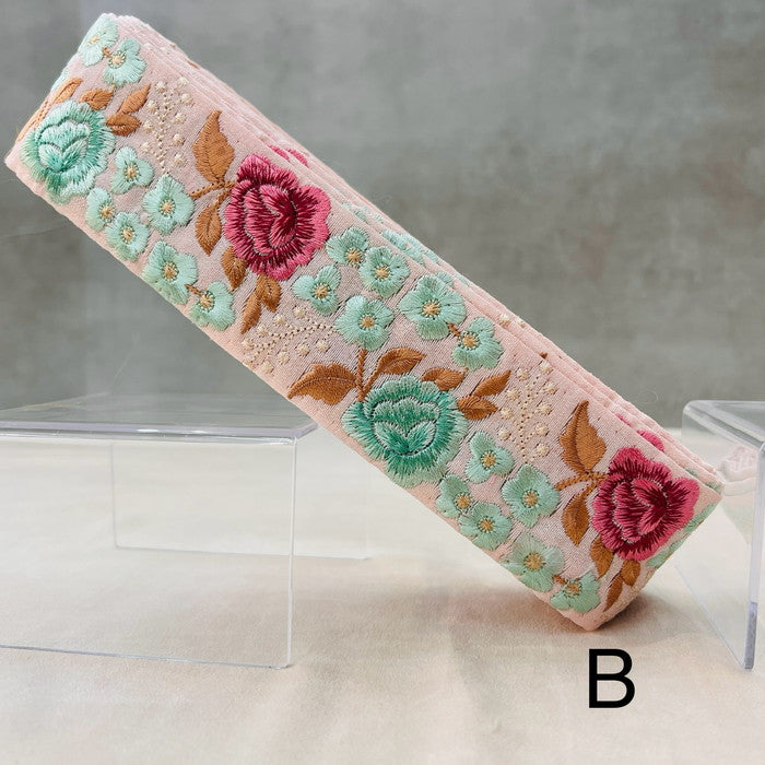 【50cm単位】 刺繍リボン 淡い恋の 物語 美しさに 一目惚れ 咲き誇る薔薇 布地 幅約5.1cm 240913002
