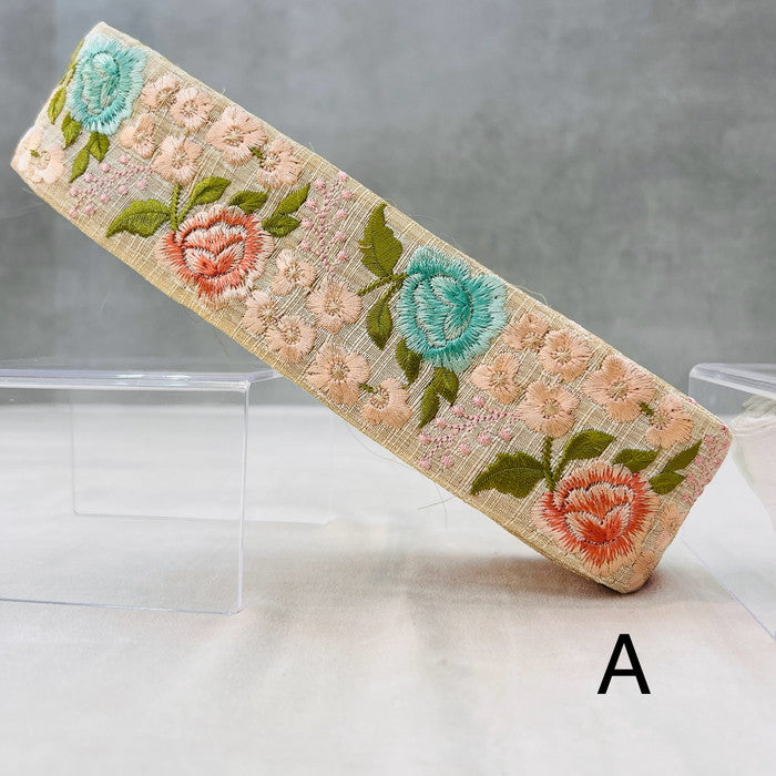 【50cm単位】 刺繍リボン 淡い恋の 物語 美しさに 一目惚れ 咲き誇る薔薇 布地 幅約5.1cm 240913002