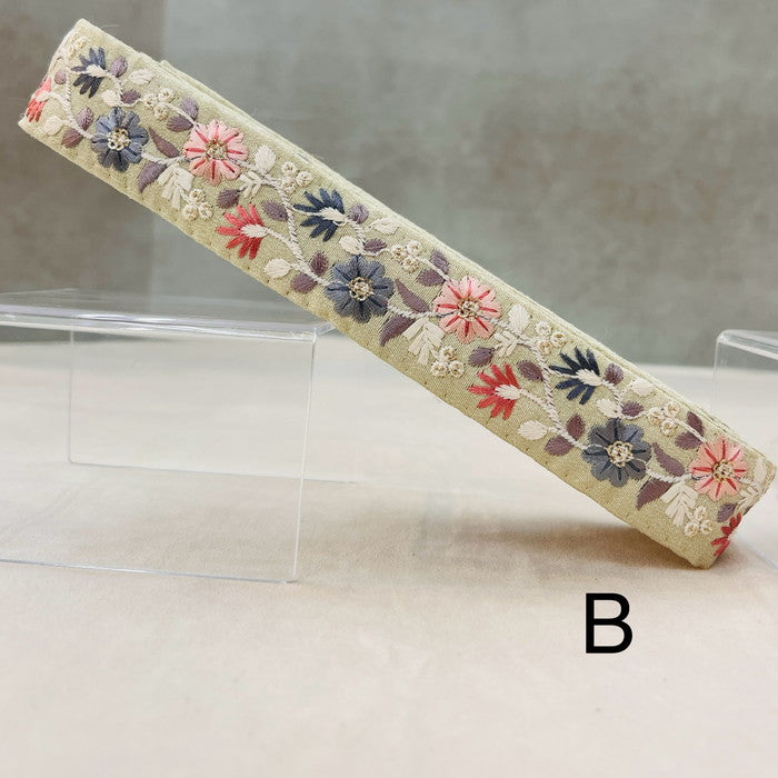 【50cm単位】 刺繍リボン 細幅 パステルカラー 寒い季節に 心躍る ふんわり キュートな 花 布地 幅約3.1cm 241029001