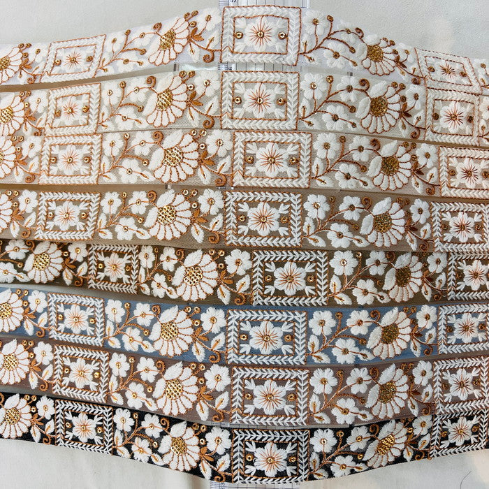 【50cm単位】 刺繍リボン 細幅 ゴールドが光る 溢れるように咲く 白い花々 チュール 幅約3cm 241029005