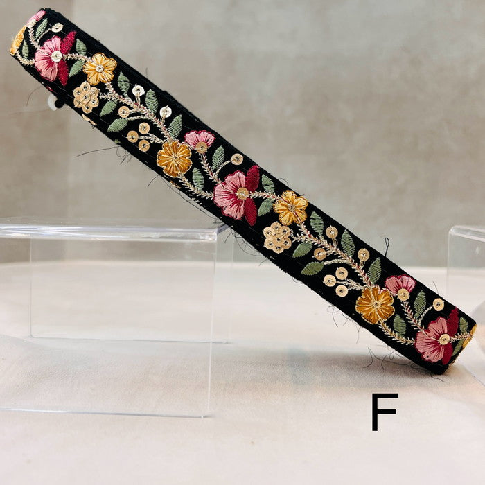 【50cm単位】 刺繍リボン 細幅 朝露が輝く 煌めく花に 願いを 可憐な 露草の様な 花 布地 幅約2.7cm 241029007