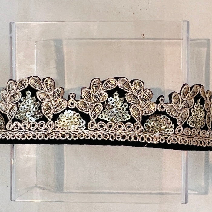 【50cm単位】 刺繍リボン 細幅 ベルベット風 ゴールドで紡ぐ ボタニカル 布地 幅約3.6cm 241126001