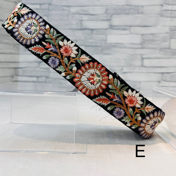 【50cm単位】 刺繍リボン カラーが可愛い 優しく 微笑む様に アザミの花 布地 幅約4cm 241205004